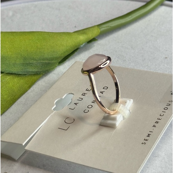 Lauren Conrad Rose Gold Tone Pink Semi Precious Stone Ring Size 7 only - Picture 2 of 4